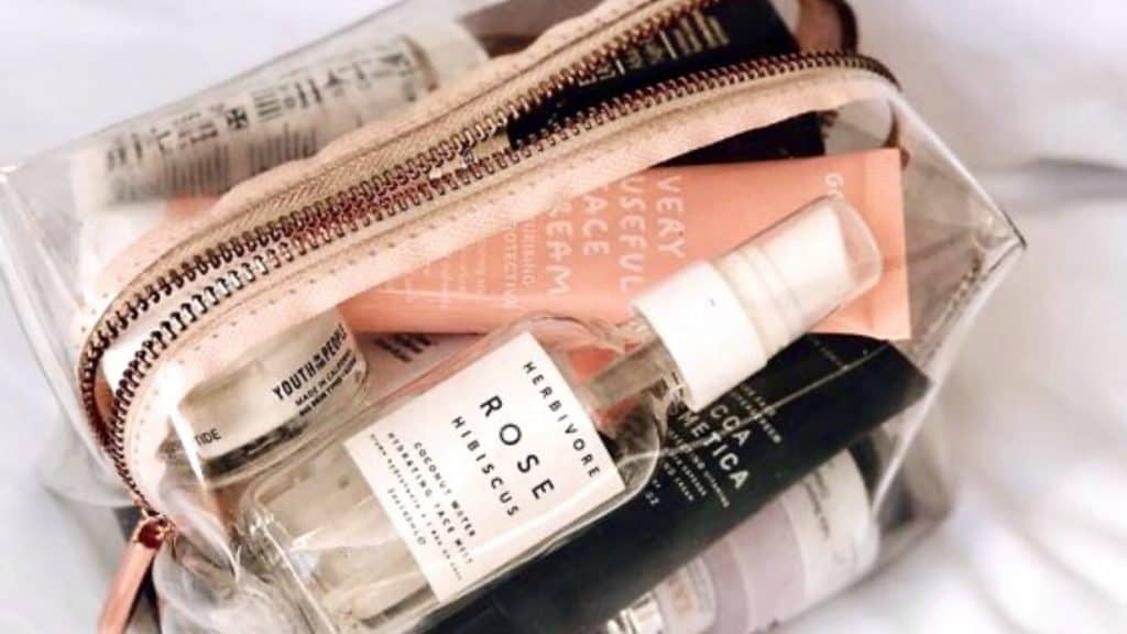 THE ULTIMATE MAKEUP BAG ESSENTIALS YOU REALLY NEED IN SUMMER 2020
