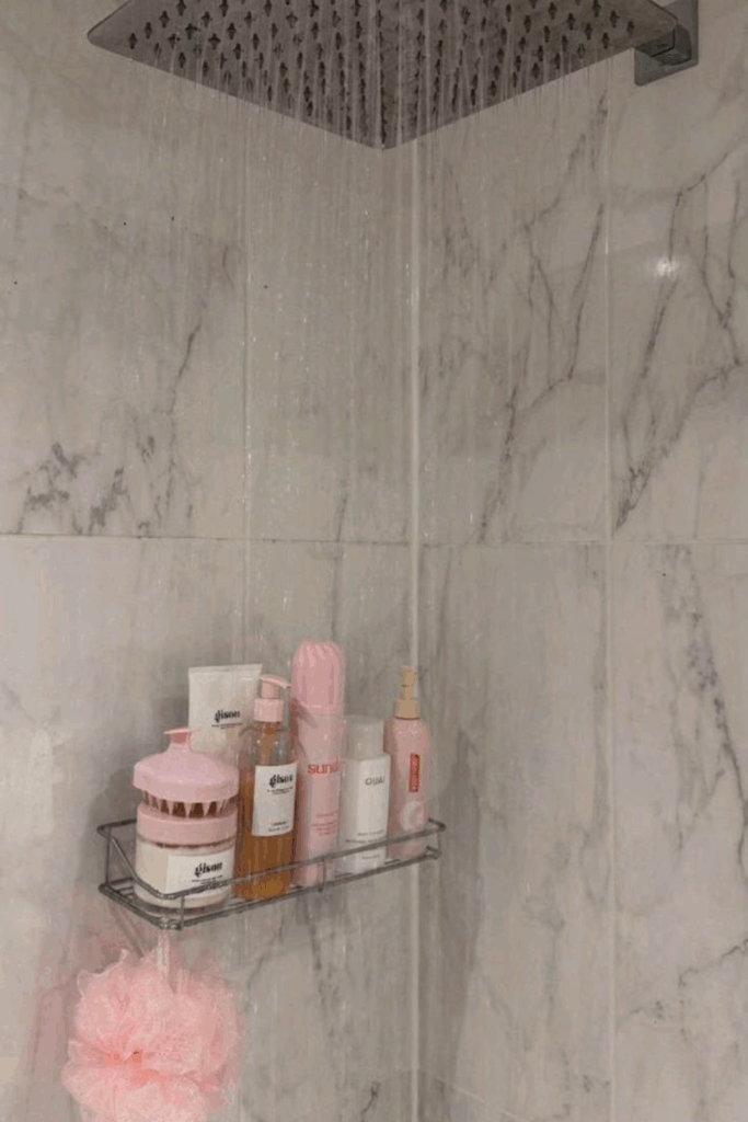 19 Secrets to Smelling Expensive (Even When You’re Just in a Hoodie) 19 Secrets to Smelling Expensive (Even When You’re Just in a Hoodie)