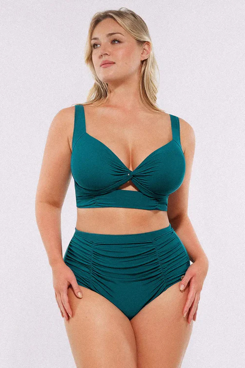 9 Best Swimsuits to Hide Belly Pooch That Still Feel Sexy (Smooth & Flatter) 9 Best Swimsuits to Hide Belly Pooch That Still Feel Sexy (Smooth & Flatter)