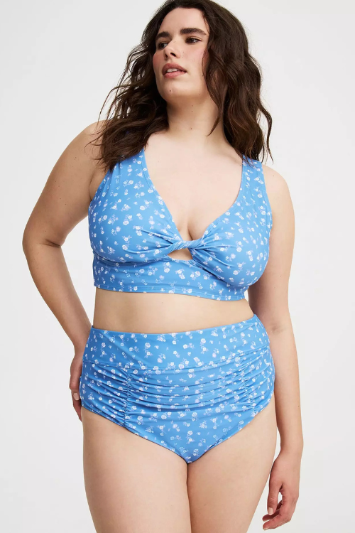 9 Best Swimsuits to Hide Belly Pooch That Still Feel Sexy (Smooth & Flatter) 9 Best Swimsuits to Hide Belly Pooch That Still Feel Sexy (Smooth & Flatter)