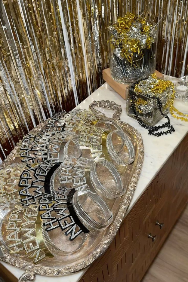 16 New Year's Eve Party Ideas for Hosts Who Want the Most Instagrammable Night 16 New Year's Eve Party Ideas for Hosts Who Want the Most Instagrammable Night