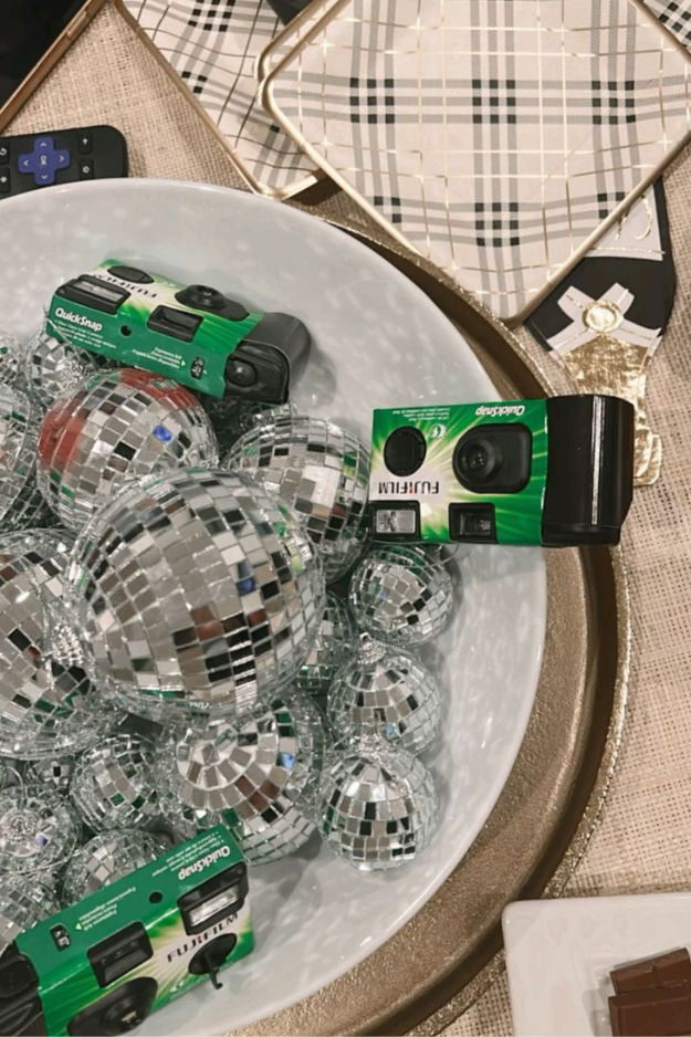 16 New Year's Eve Party Ideas for Hosts Who Want the Most Instagrammable Night 16 New Year's Eve Party Ideas for Hosts Who Want the Most Instagrammable Night