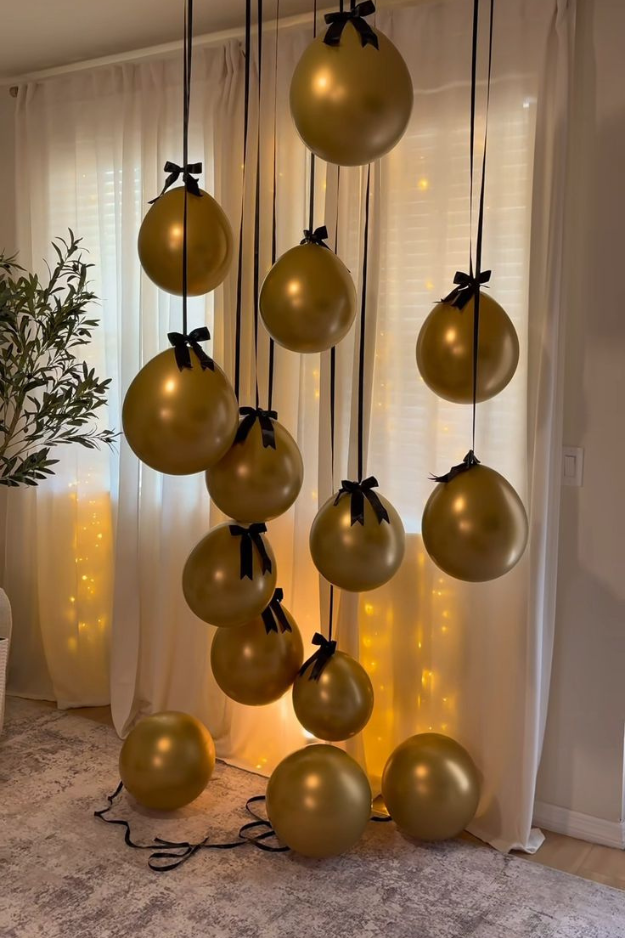 16 New Year's Eve Party Ideas for Hosts Who Want the Most Instagrammable Night 16 New Year's Eve Party Ideas for Hosts Who Want the Most Instagrammable Night