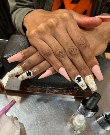 35 classy graduation nails ideas to definitely try this year