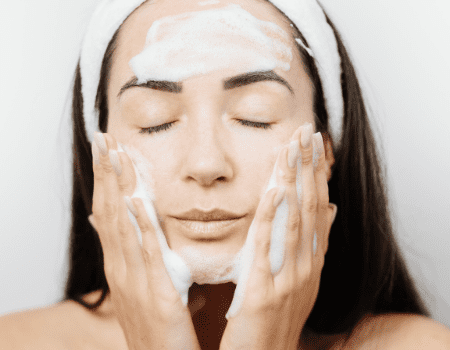 Cleansing balm vs oil: Which is better for you?
