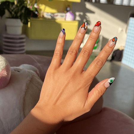 55 Creative but Classic French Tip Nails to Get a Clean Celebrity Look