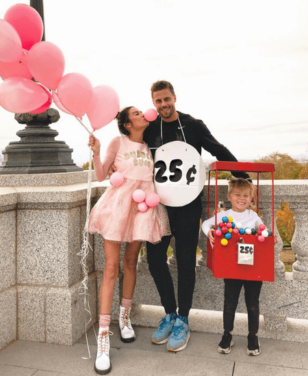 48 CUTEST Family Halloween Costumes That'll win the trophy!
