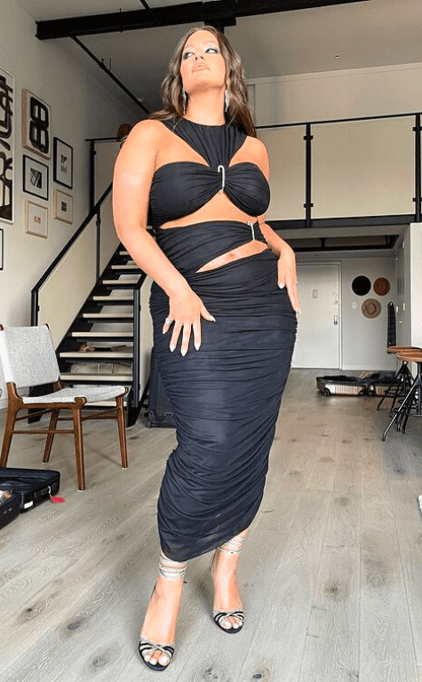 How to dress to look thinner than you really are! *secret Fashion tips* How to look thinner