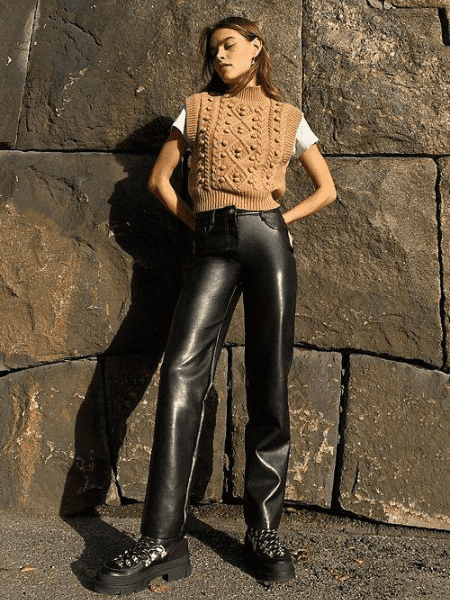 38 *BOMB* Leather Pants Outfits That'll Set The Stage On Fire!