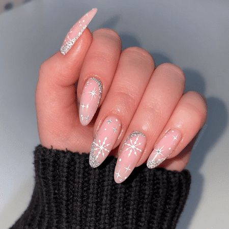 34 White Christmas nails that are so gorgeous, you'd want them all!