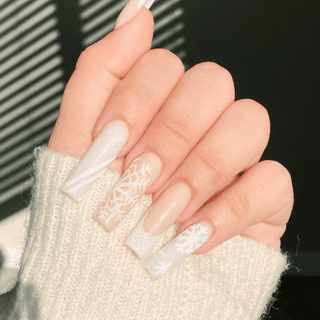34 White Christmas Nails That Are So Gorgeous, You'd Want Them All!