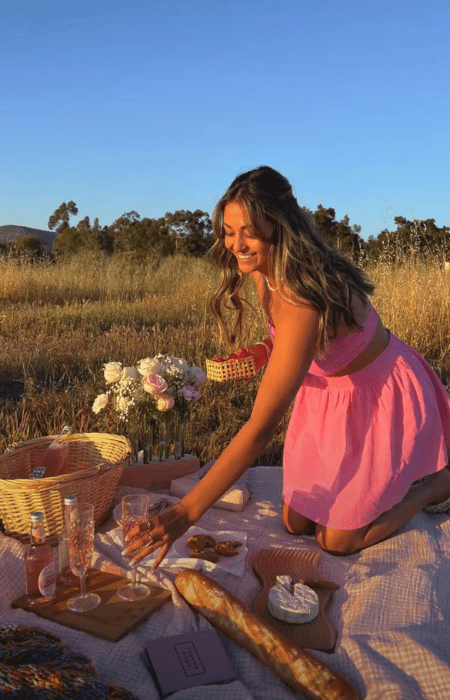 10 Cute AF Picnic Date Outfits to Make His Heart Flutter