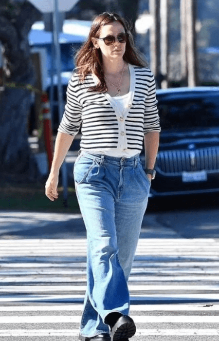 How to Dress Inverted Triangle Body shape like a stylist! Inverted Triangle Body shape outfits
