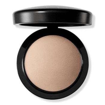 15 Best Setting Powders For Mature Skin To Take Years Off Your Face