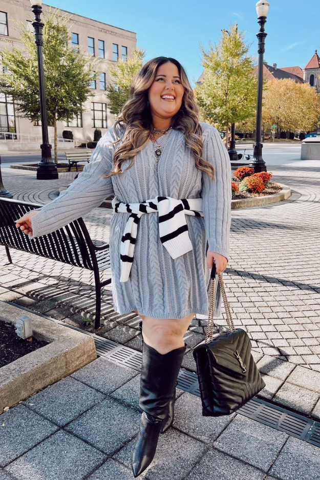 How to Dress if You Are a Petite Busty Woman without Holding Back How to Dress if You Are a Petite Busty Woman without Holding Back