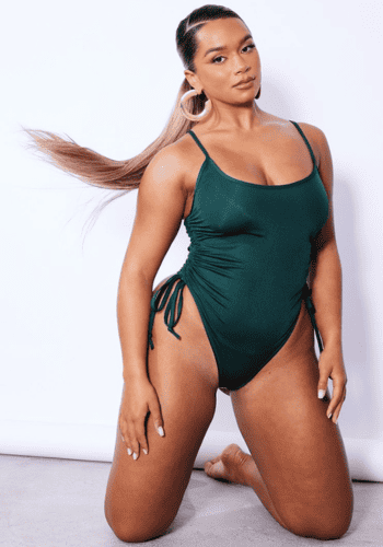 14 best swimsuits for pear shape body to slay the summer game