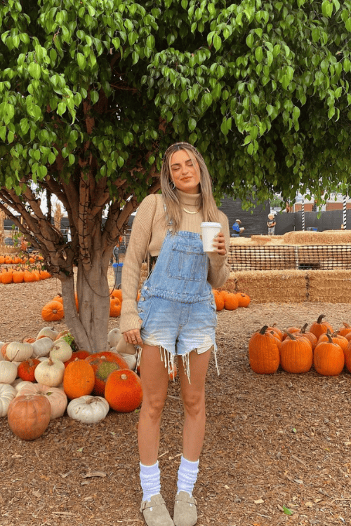 What To Wear To a Pumpkin Patch? 21 Cutest Outfits You've GOT to See!