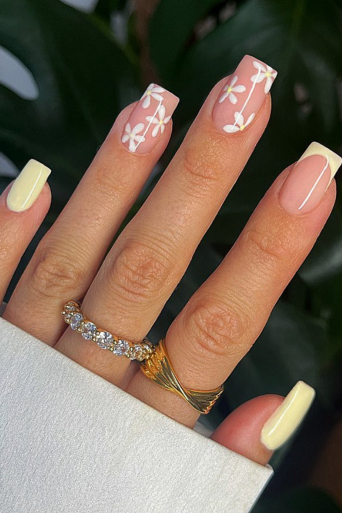 43 Chic Daisy Nails That’ll Surely Make You Go Heart-Eyed