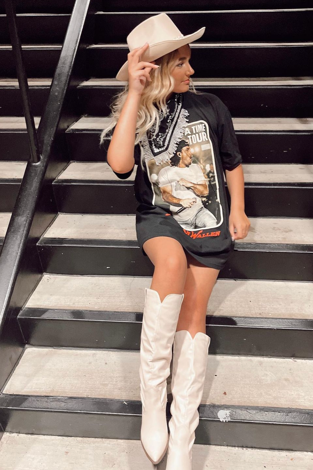 27 RedHot Wallen Concert Outfits To Legit Turn Heads