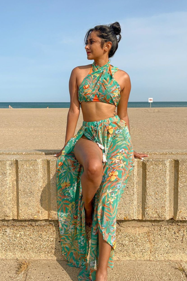 36 Summer Beach Outfits That'll Have You Beachin' Better Than the Tide!