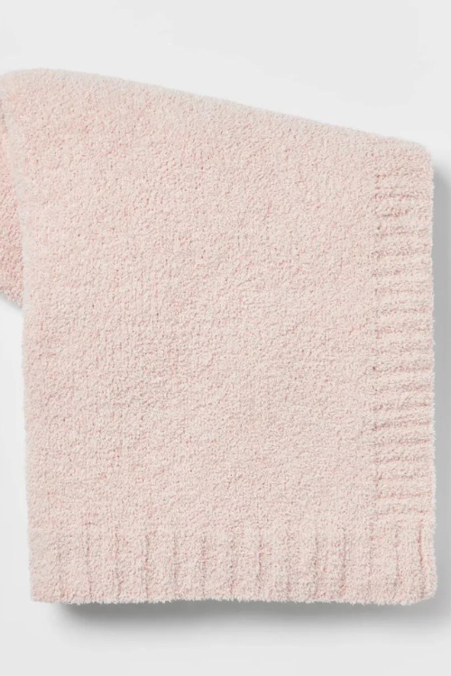 9 Cuddliest Barefoot Dreams Blanket Dupes That Are Irresistibly Soft