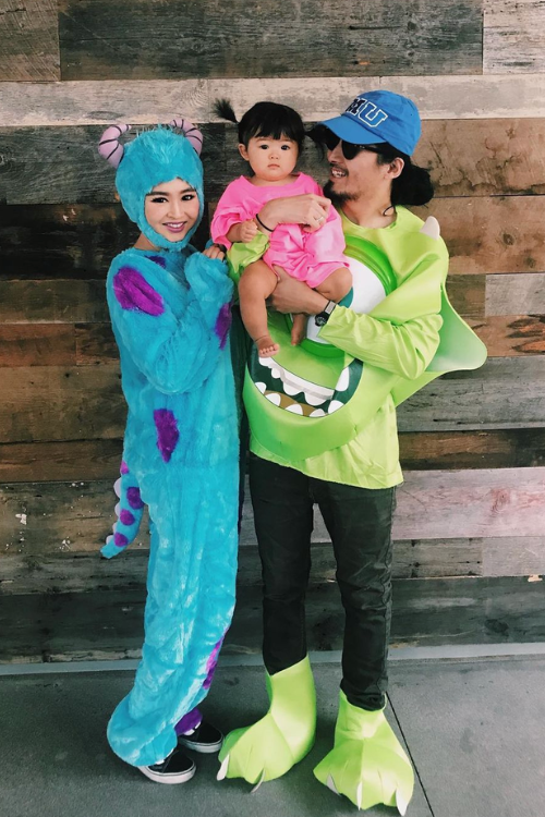 35 Hauntingly Fun Family Halloween Costumes That'll Blindly Wow the Neighbors!