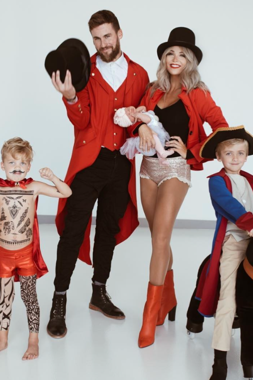35 Hauntingly Fun Family Halloween Costumes That'll Blindly Wow the Neighbors!