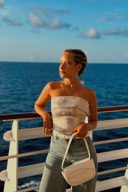 24 Bahamas Outfits to Make You the Star of Every Beach Pic!