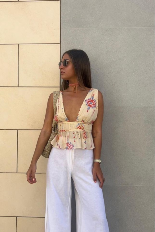 24 Bahamas Outfits to Make You the Star of Every Beach Pic!