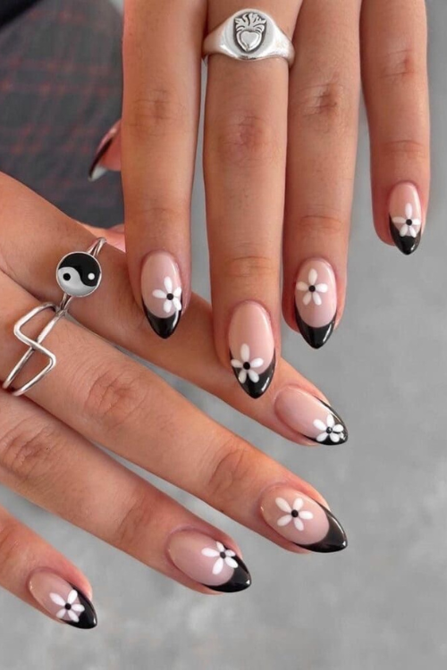 28 Black French Tip Nails That’ll Have You Booking a Nail Appointment ASAP 28 Black French Tip Nails That’ll Have You Booking a Nail Appointment ASAP
