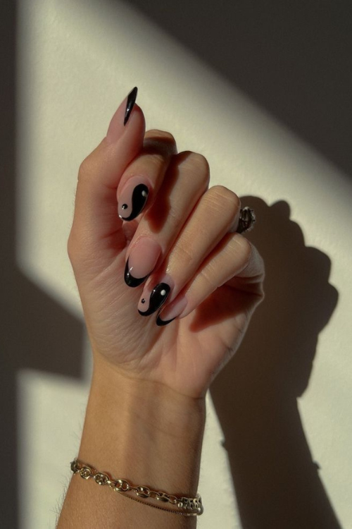 28 Black French Tip Nails That’ll Have You Booking a Nail Appointment ASAP 28 Black French Tip Nails That’ll Have You Booking a Nail Appointment ASAP