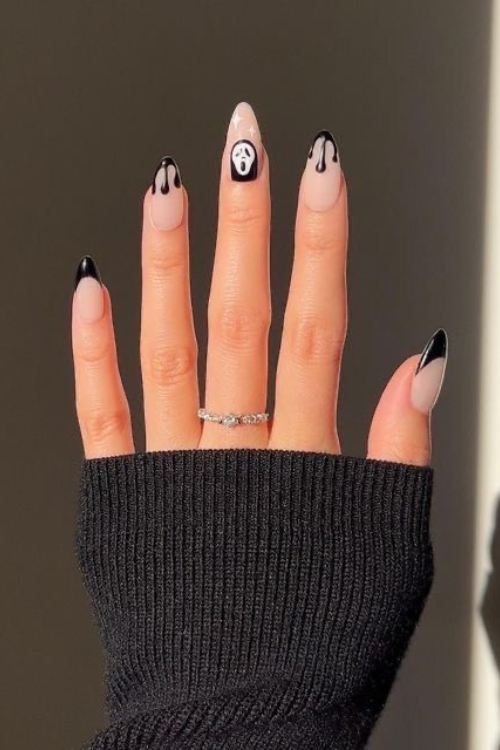 28 Black French Tip Nails That’ll Have You Booking a Nail Appointment ASAP 28 Black French Tip Nails That’ll Have You Booking a Nail Appointment ASAP
