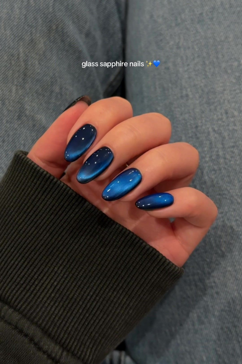 These 24 Frosty Blue Christmas Nails Are So Pretty It Hurts