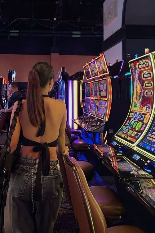 33 Hottest Casino Outfits That Guarantee All Eyes on You 33 Hottest Casino Outfits That Guarantee All Eyes on You