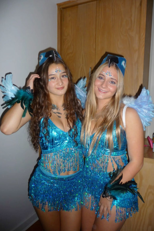 46 Duo Halloween Costumes So Iconic, They Might Break the Internet