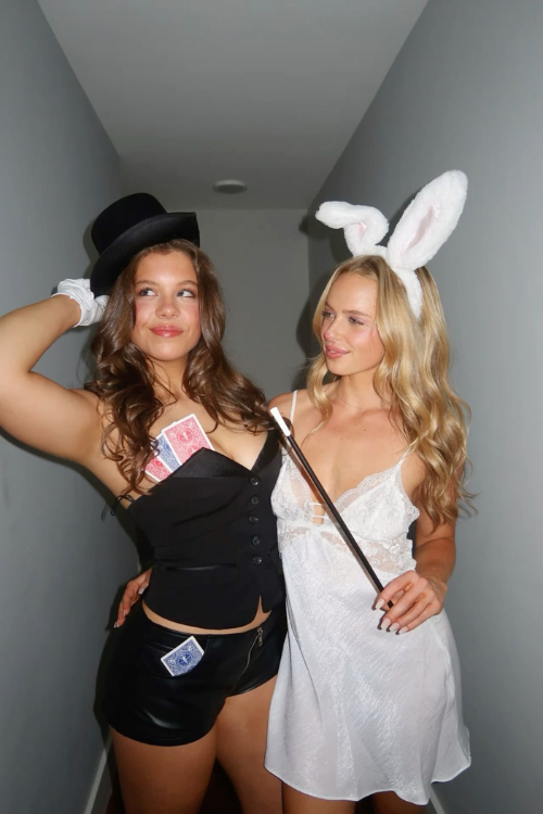 46 Duo Halloween Costumes So Iconic, They Might Break the Internet