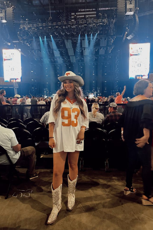 31 Morgan Wallen Concert Outfits To Show 'Em How It's Done 31 Morgan Wallen Concert Outfits To Show 'Em How It's Done