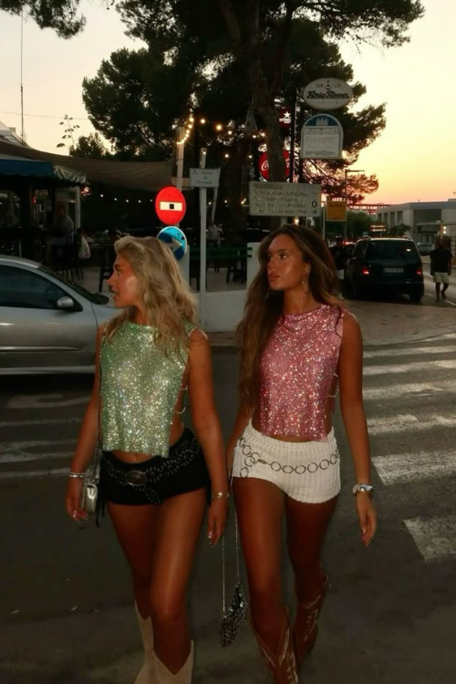 30 Kickass Concert Outfits for Summer to Rock Out in Style!