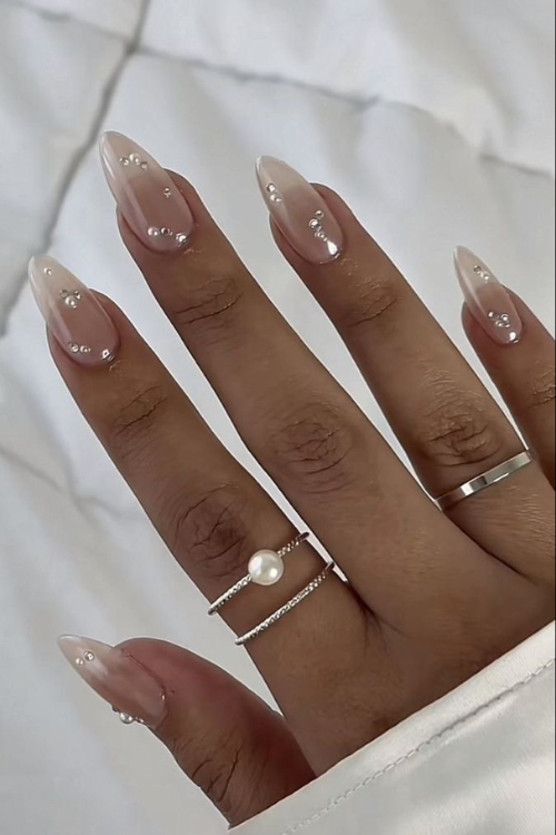 23 Almond Nails You’ll Want to Screenshot Immediately (Trust Me)