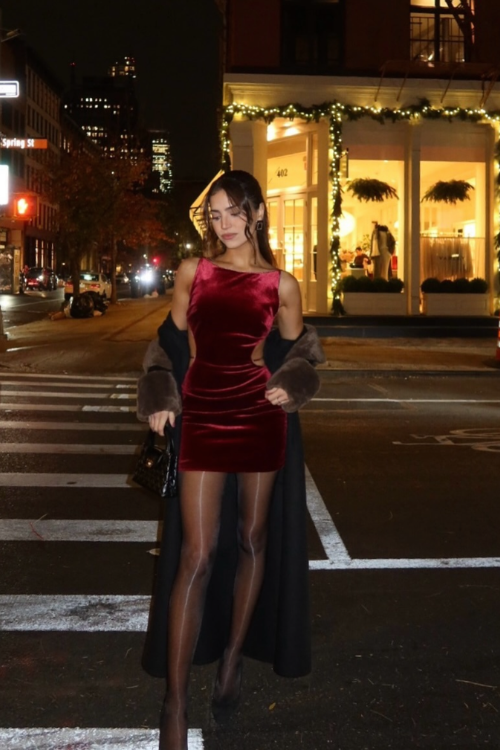 These 15 Christmas Party Outfits? They’re Giving Champagne, Chaos & Main Character