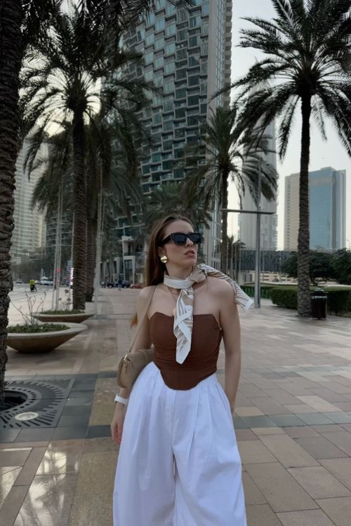 22 Dubai Outfits That Are Classy, Cute, and Perfect for the Heat 22 Dubai Outfits That Are Classy, Cute, and Perfect for the Heat