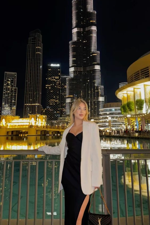 22 Dubai Outfits That Are Classy, Cute, and Perfect for the Heat 22 Dubai Outfits That Are Classy, Cute, and Perfect for the Heat