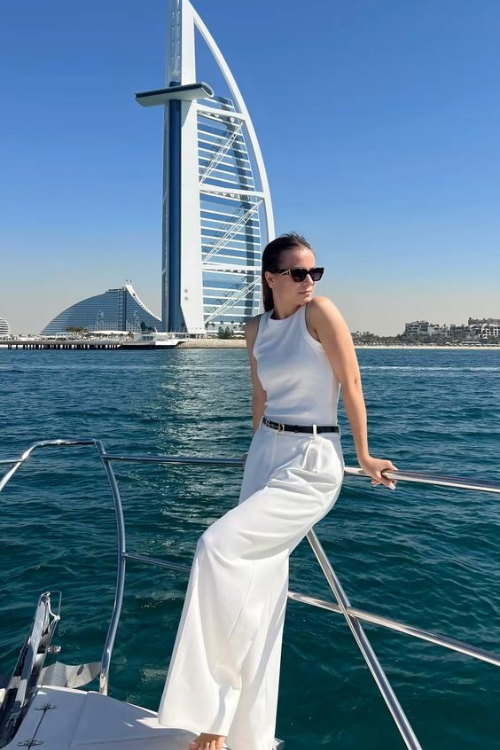 22 Dubai Outfits That Are Classy, Cute, and Perfect for the Heat 22 Dubai Outfits That Are Classy, Cute, and Perfect for the Heat
