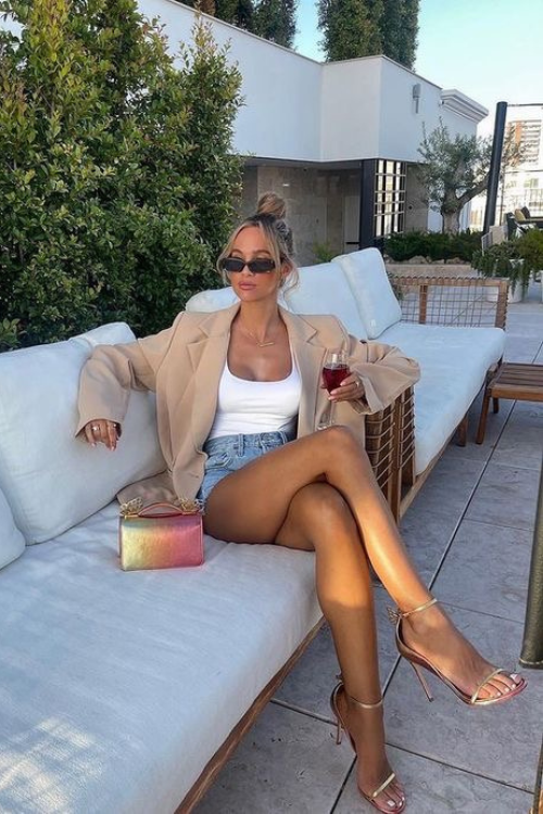 22 Dubai Outfits That Are Classy, Cute, and Perfect for the Heat 22 Dubai Outfits That Are Classy, Cute, and Perfect for the Heat