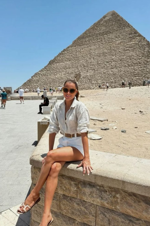 29 Egypt Outfits to Look Hotter Than the Sun There