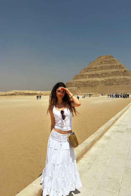29 Egypt Outfits to Look Hotter Than the Sun There