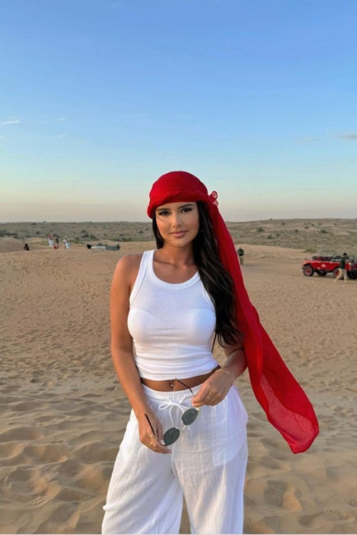 29 Egypt Outfits to Look Hotter Than the Sun There
