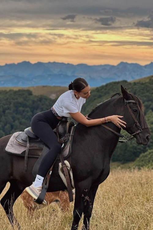 Giddy Up, Gorgeous! These 22 Chic Horse Riding Outfits Are Total Goals (And Must Need) Giddy Up, Gorgeous! These 22 Chic Horse Riding Outfits Are Total Goals (And Must Need)