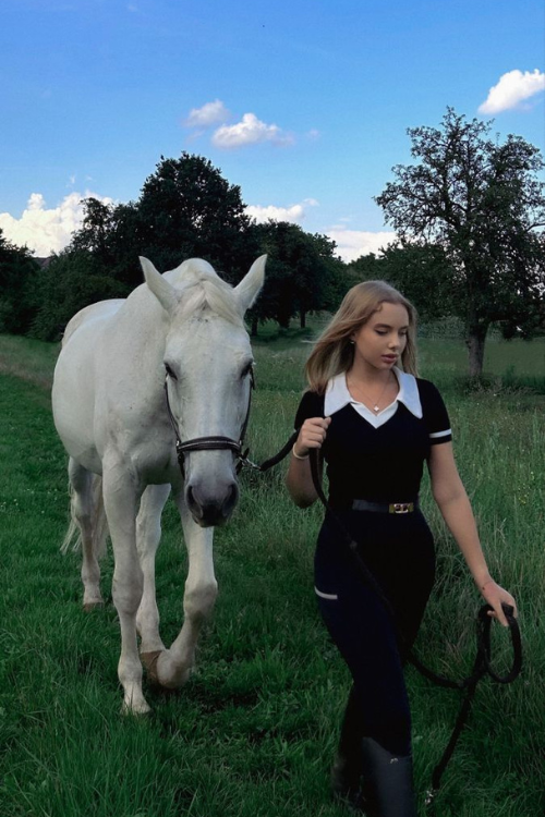 Giddy Up, Gorgeous! These 22 Chic Horse Riding Outfits Are Total Goals (And Must Need) Giddy Up, Gorgeous! These 22 Chic Horse Riding Outfits Are Total Goals (And Must Need)