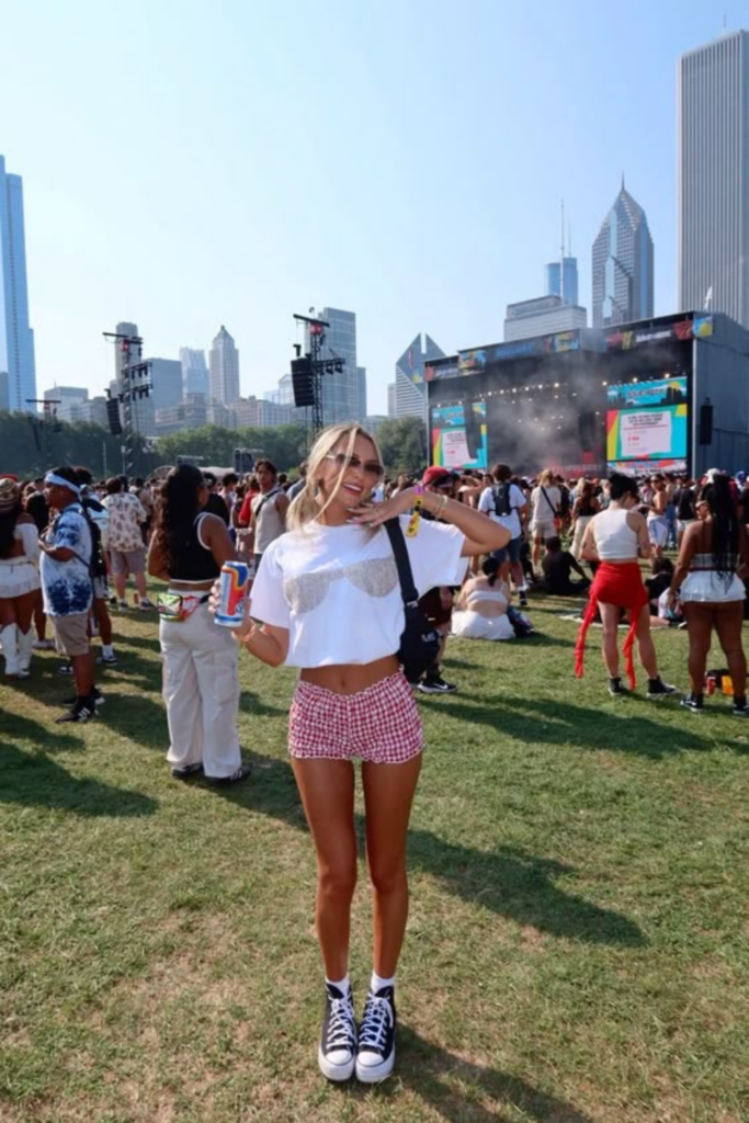 33 Smokin’ Hot Lollapalooza Outfits That’ll Have All Eyes on You 33 Smokin’ Hot Lollapalooza Outfits That’ll Have All Eyes on You